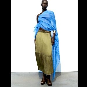 PLEATED SATIN EFFECT SKIRT